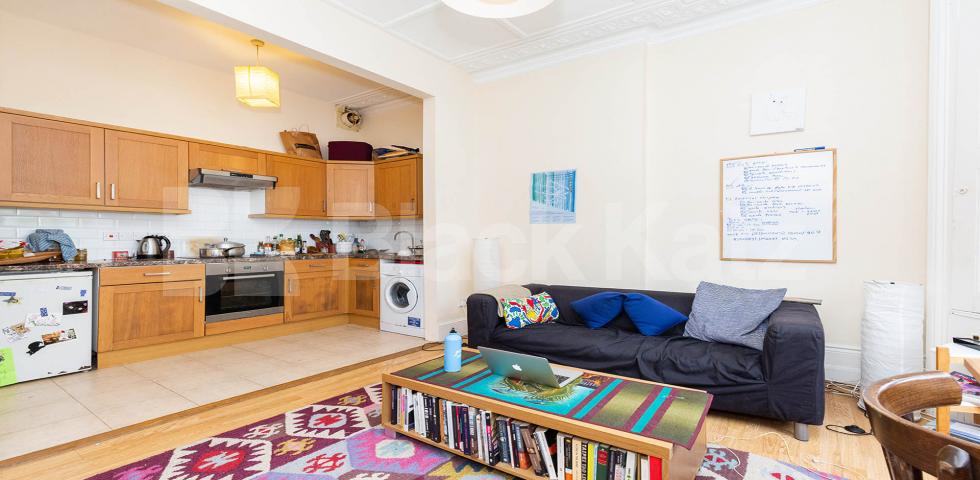			1 Bedroom, 1 bath, 1 reception Flat			 Muswell Avenue, Muswell Hill